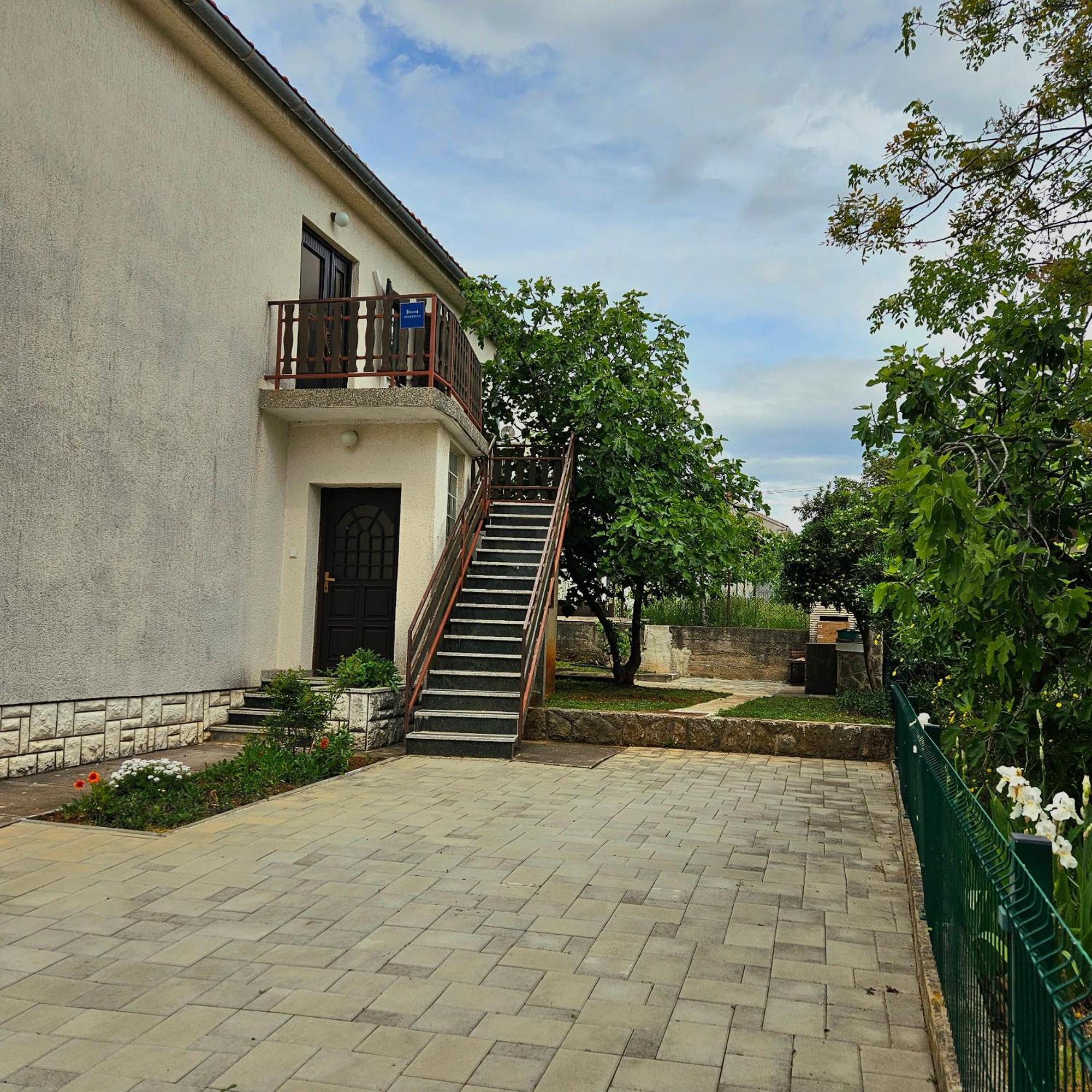 Apartman Agava Njivice Exterior foto